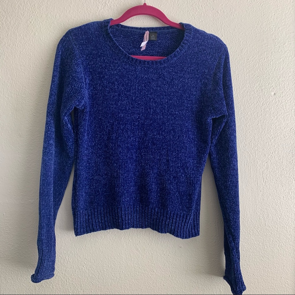 Love by Design Long Sleeve Top in Size Medium-Blue